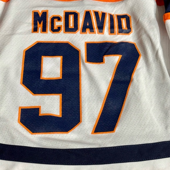 NHL OILERS 97 McDAVID Jersey size Small Medium Men’s Excellent - Picture 7 of 7